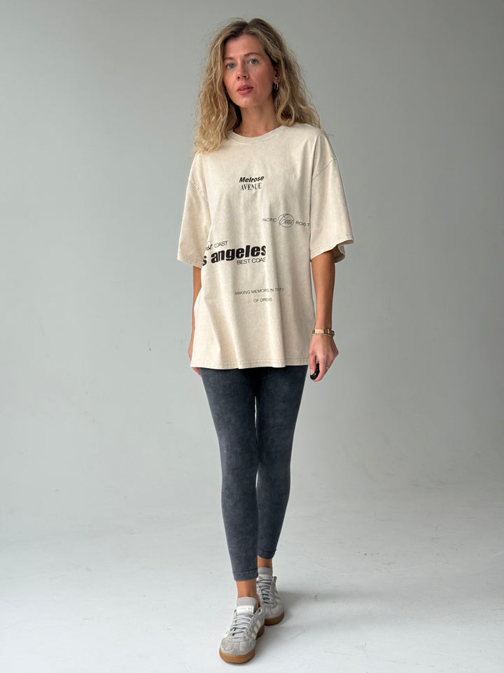 Pagarināts kokvilnas T-krekls ar balinātu efektu un apdruku #02