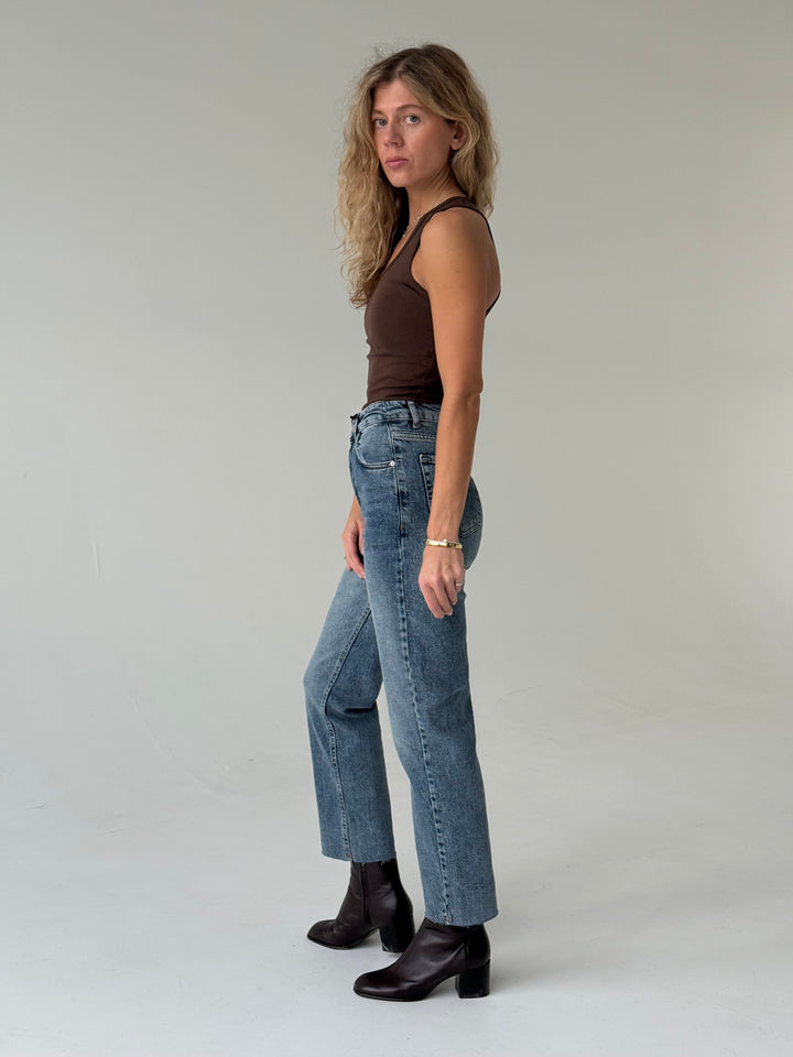 Saīsinātas džinsa bikses ar balinātu efektu