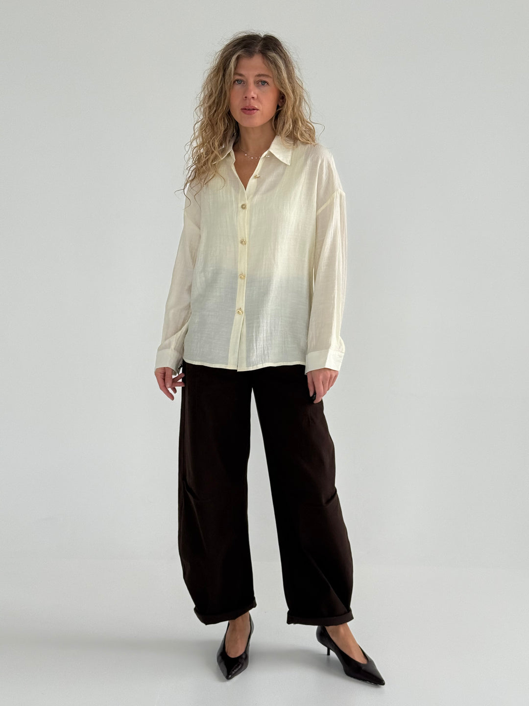 Viskozes blūze ar zelta pogām