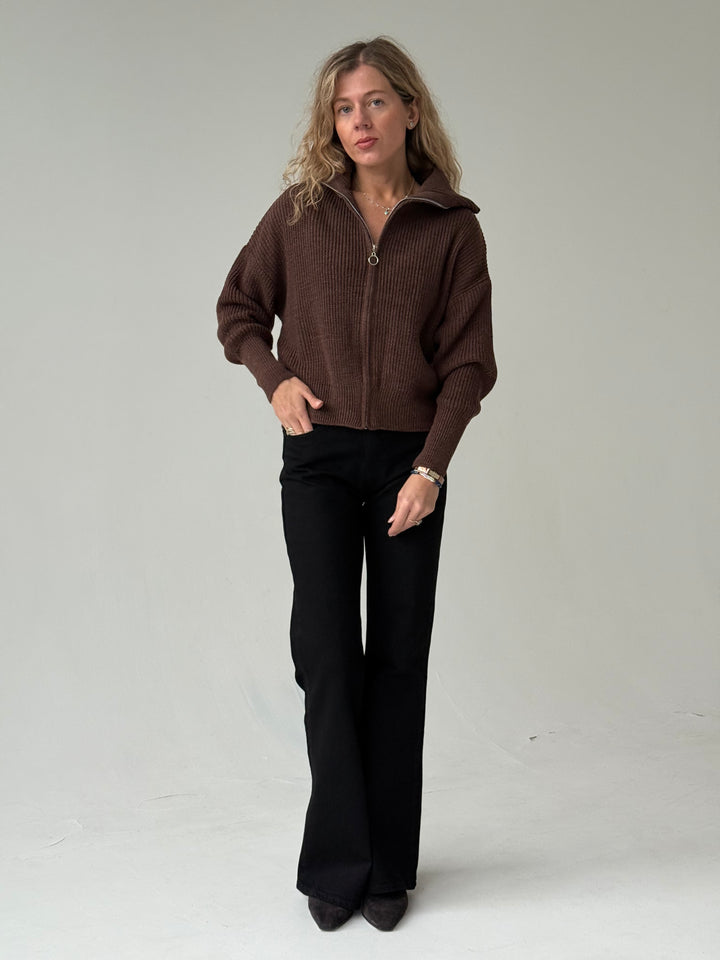 Zvanveida džinsa bikses ar vidēji augstu jostasvietu #02