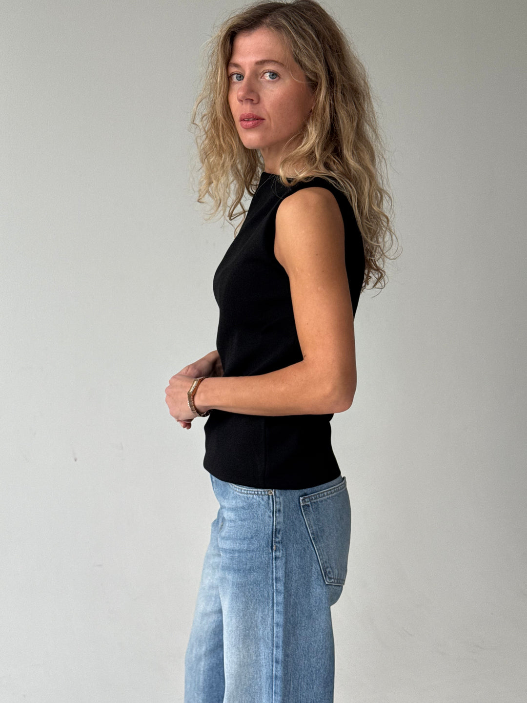 Adīts viskozes tops ar krokotu elementu