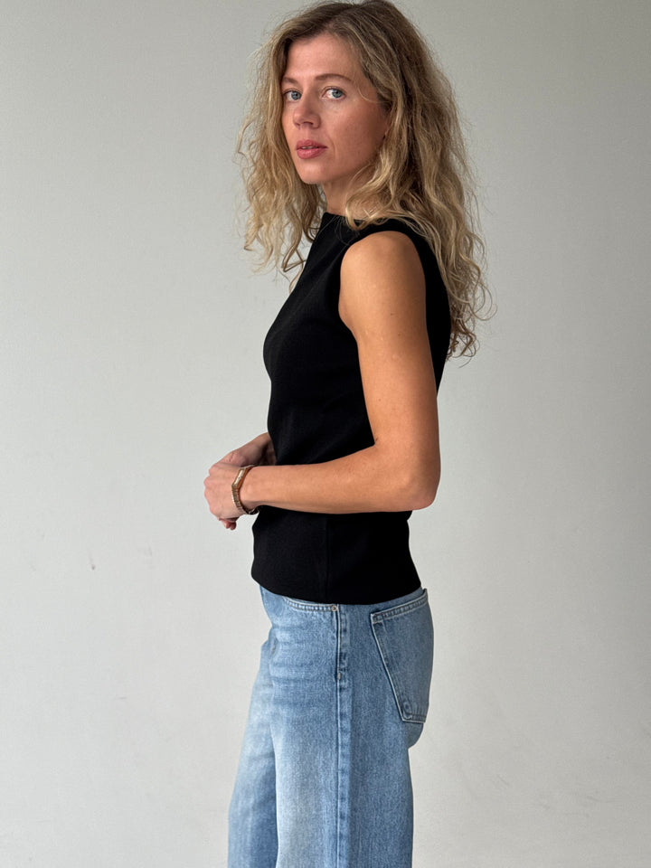 Adīts viskozes tops ar krokotu elementu