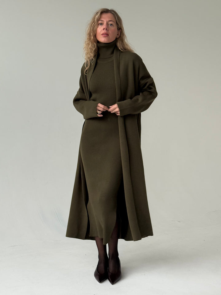 Trikotāžas kleitas un jakas komplekts