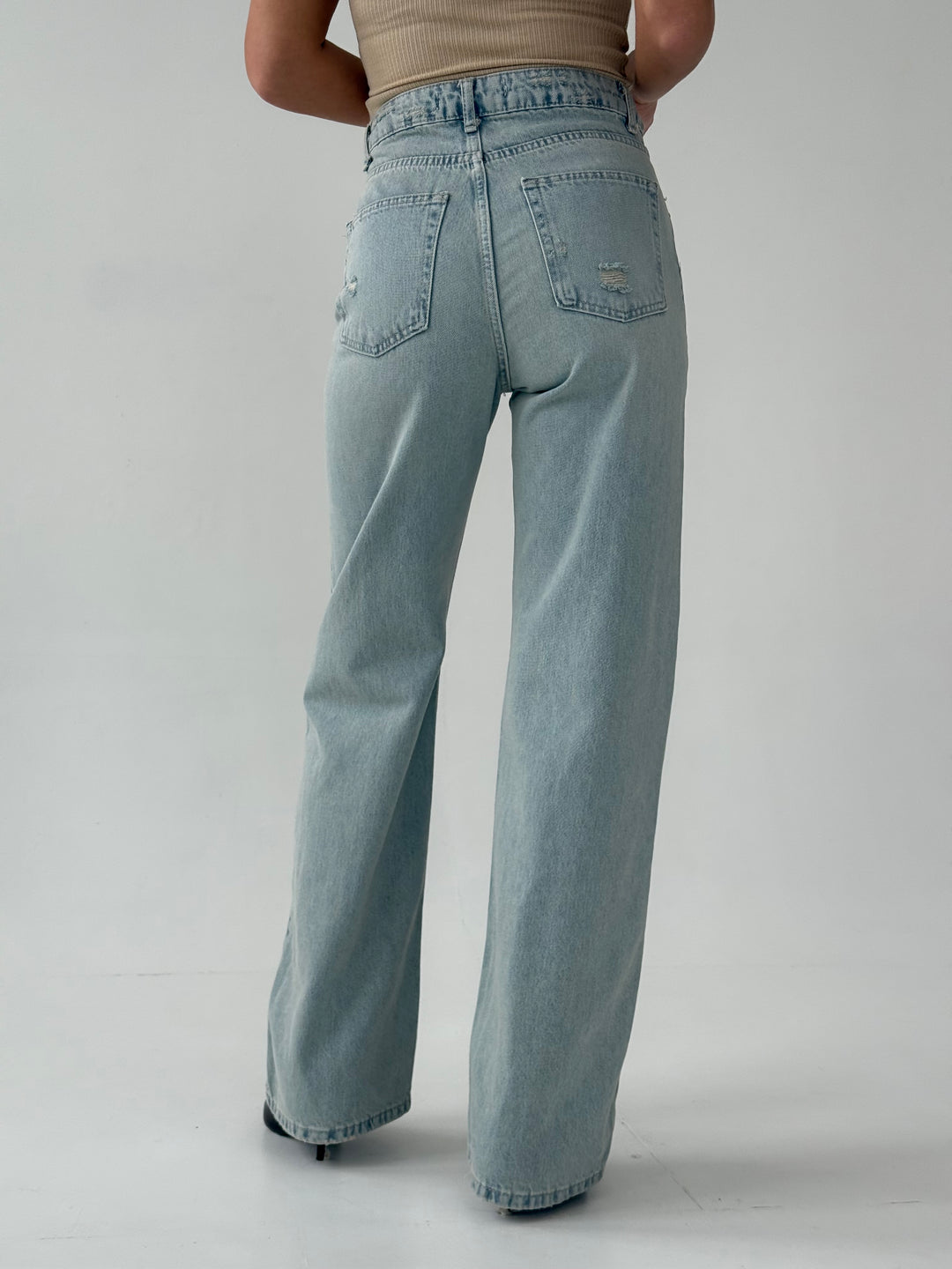 Taisnas džinsa bikses ar augstu jostasvietu un balinātu efektu #04