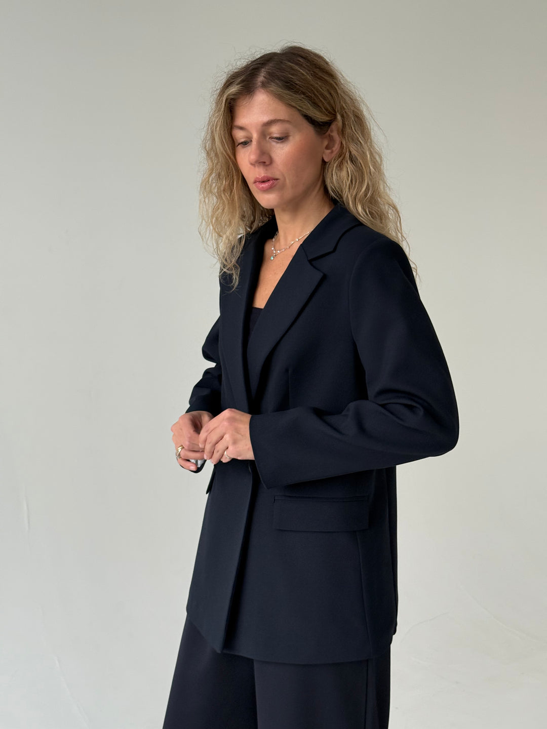 Oversize viskozes žakete ar divrindu pogājumu #02