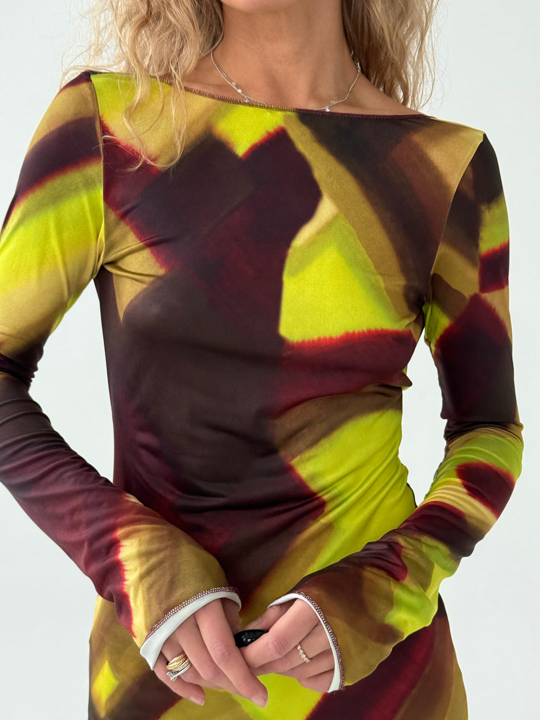 Gara kleita ar rakstu