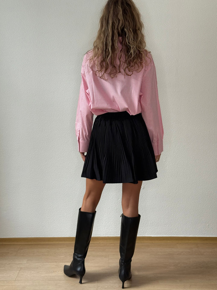 Mini plisēti svārki ar iestrādātu gumiju jostasvietā