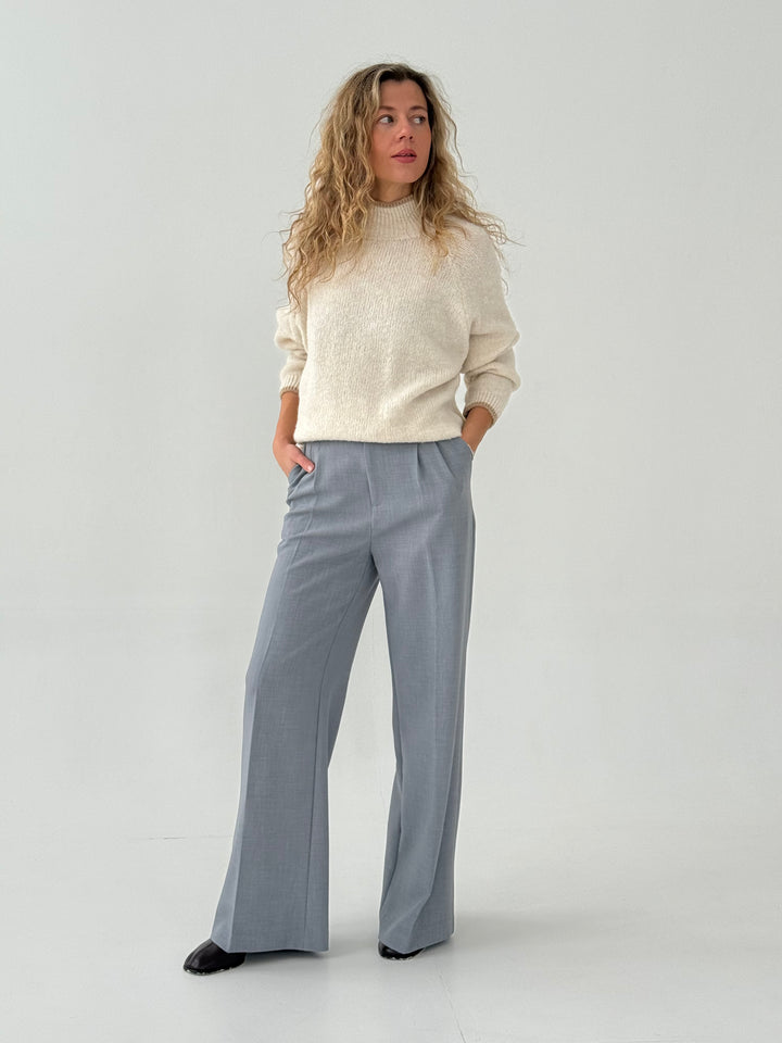 Vilnas džemperis ar kontrastējošu elementu