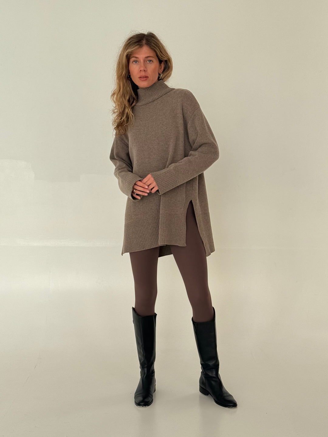 Oversize adīts vilnas džemperis ar augstu apkakli #01