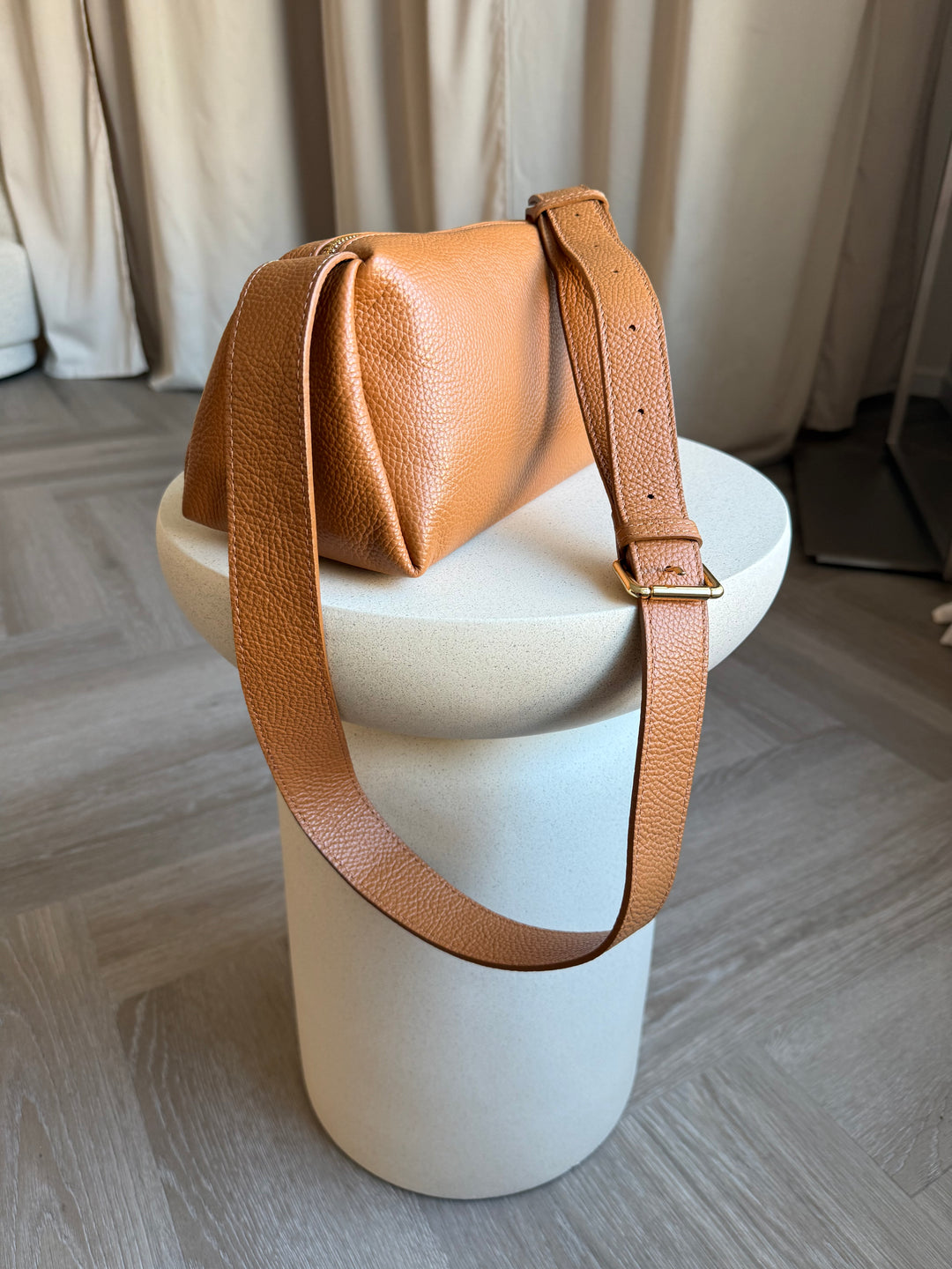 Ādas crossbody soma camel