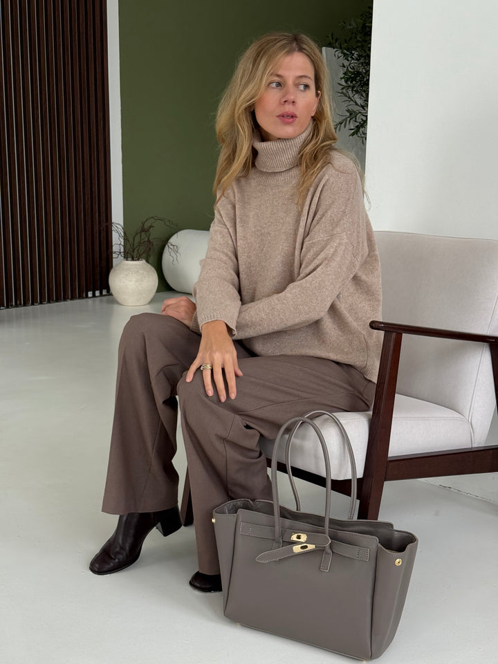 Adīts premium vilnas džemperis ar augstu apkakli bēšs