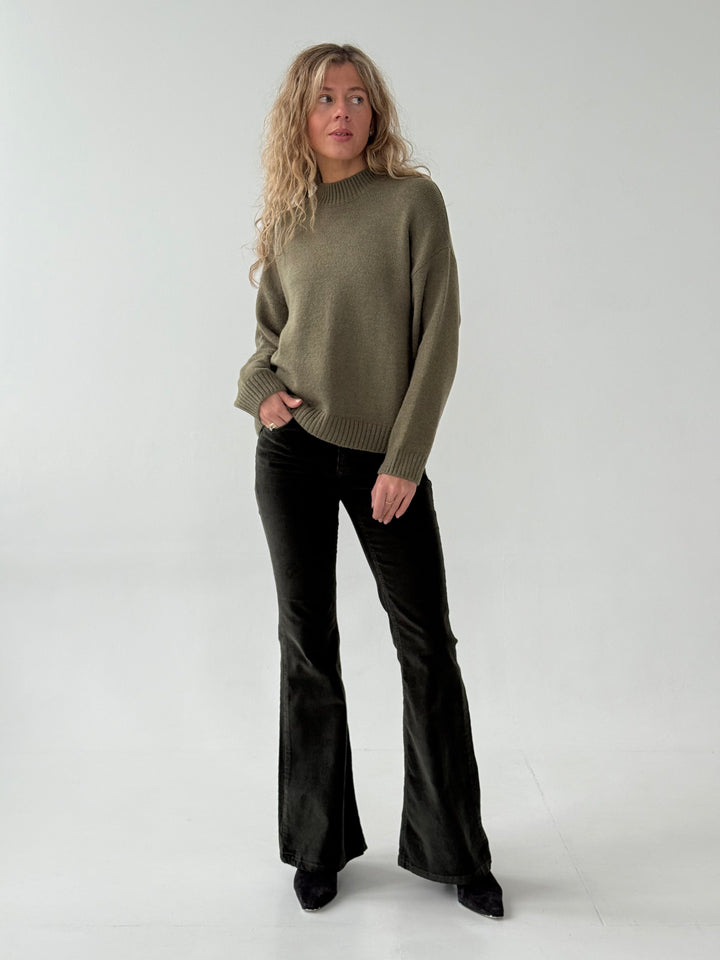 Adīts džemperis ar apaļu kakla izgriezumu #02