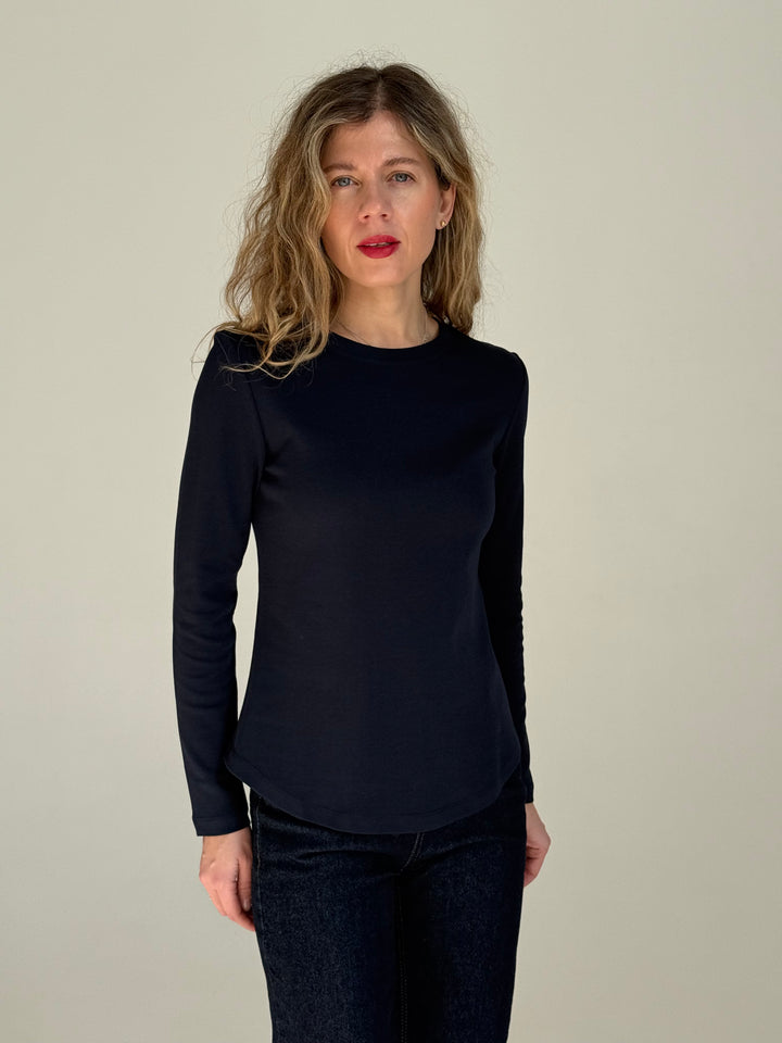 Slim fit premium kokvilnas tops ar garām piedurknēm