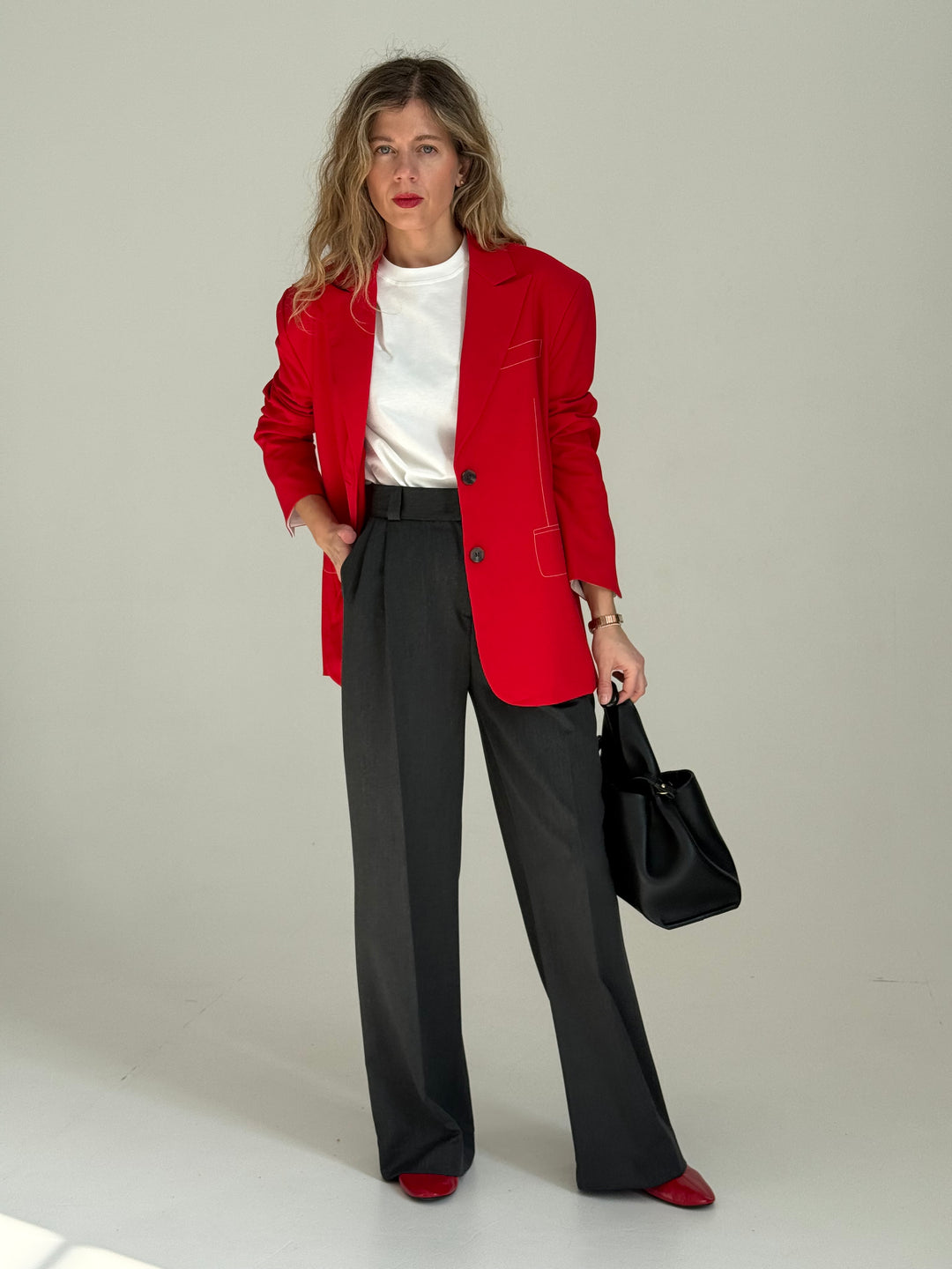 Oversize viskozes žakete ar kontrastējošiem elementiem