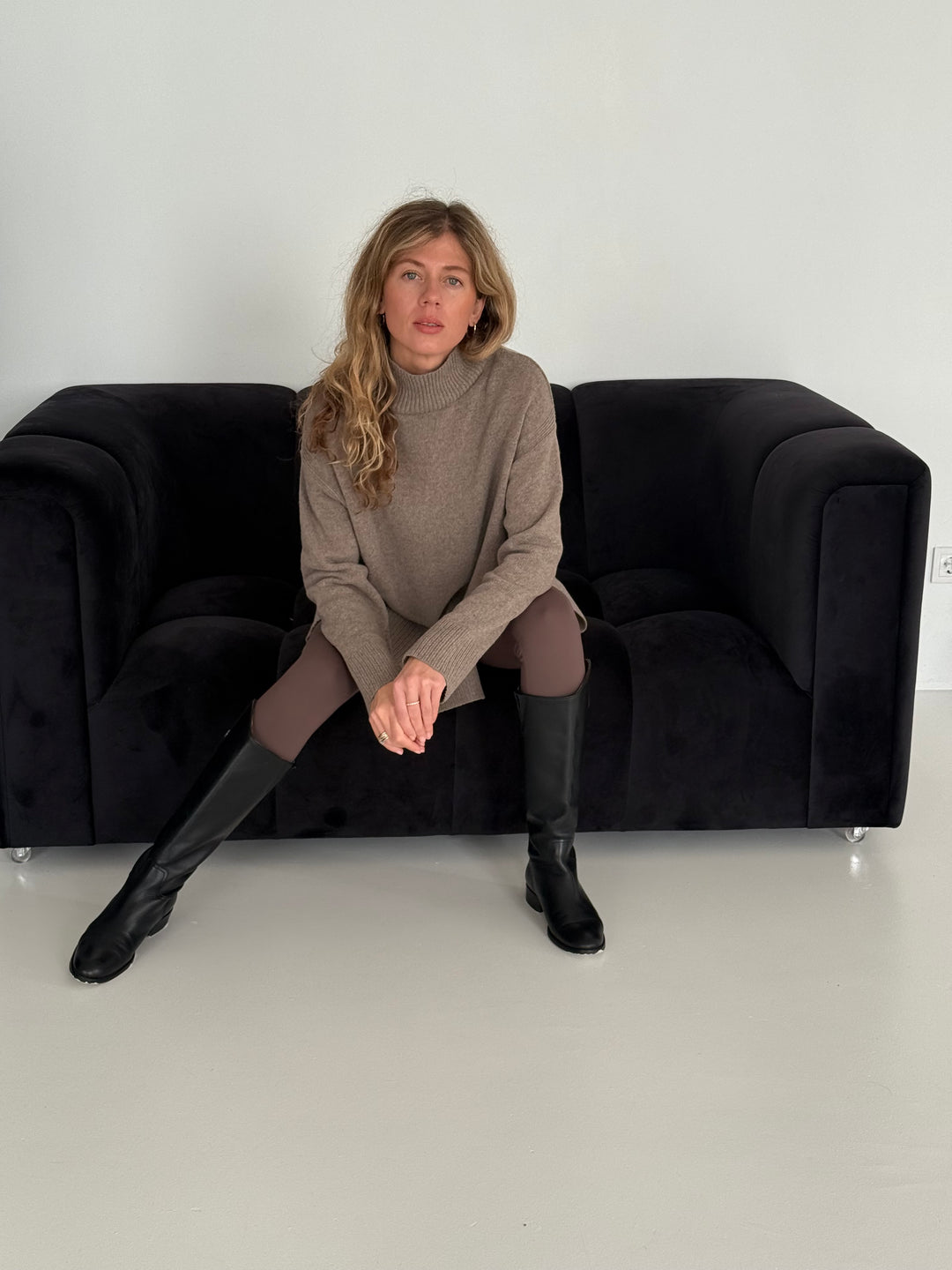 Oversize adīts vilnas džemperis ar augstu apkakli #01