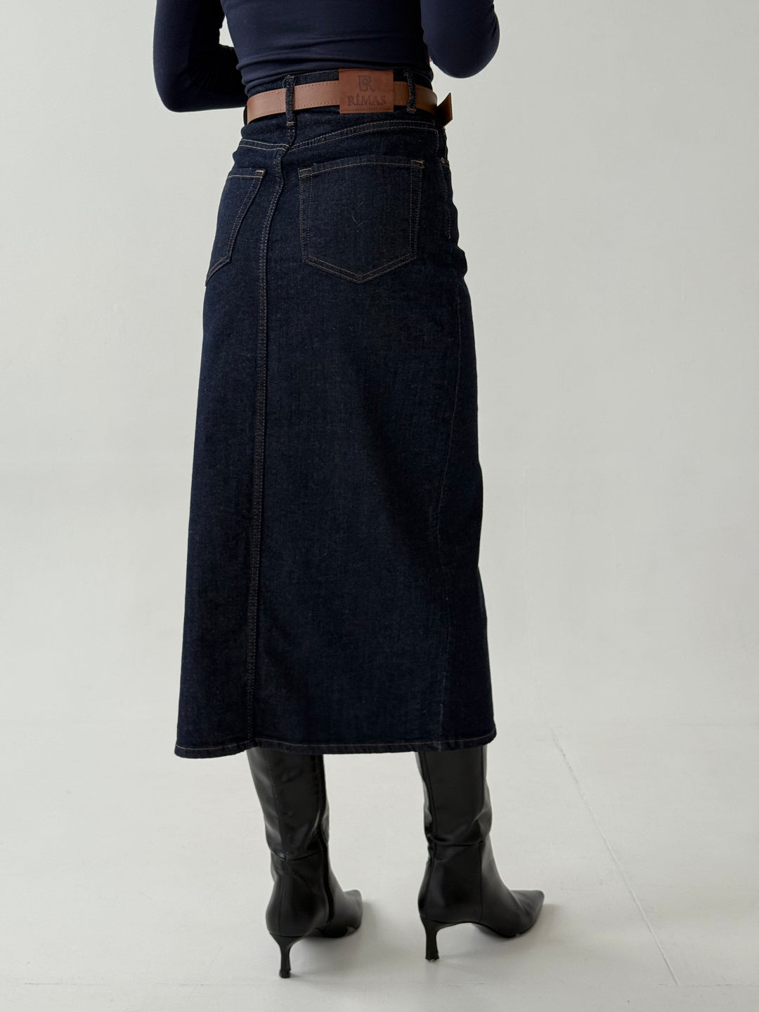 Midi džinsa svārki ar šķēlumu priekšpusē un noņemamu jostu