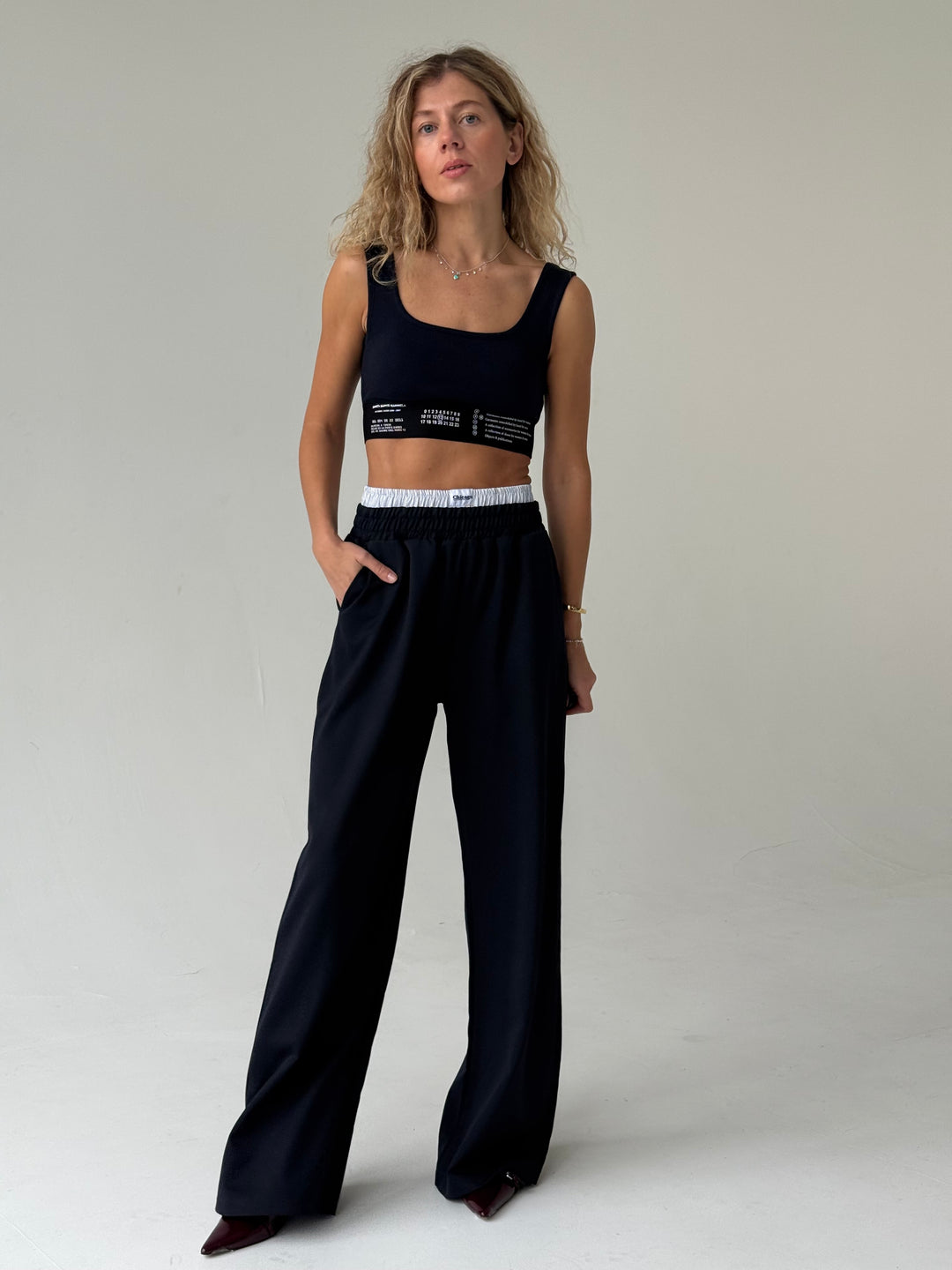 Īss kokvilnas rievots tops