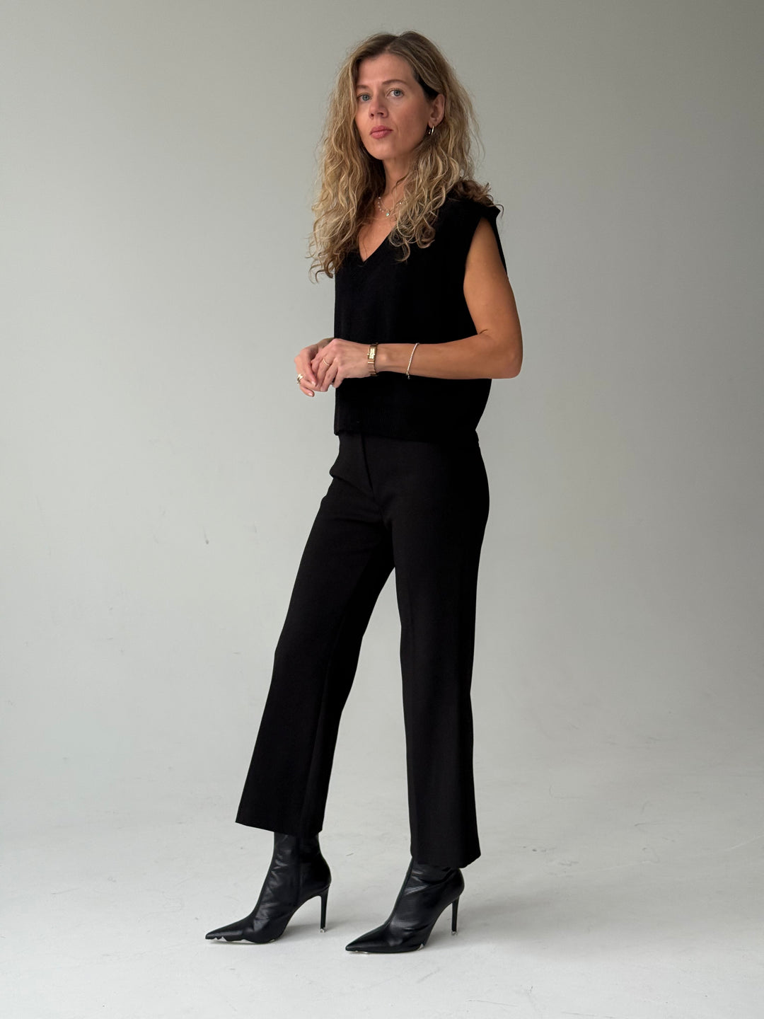 Adīta trikotāžas veste #01