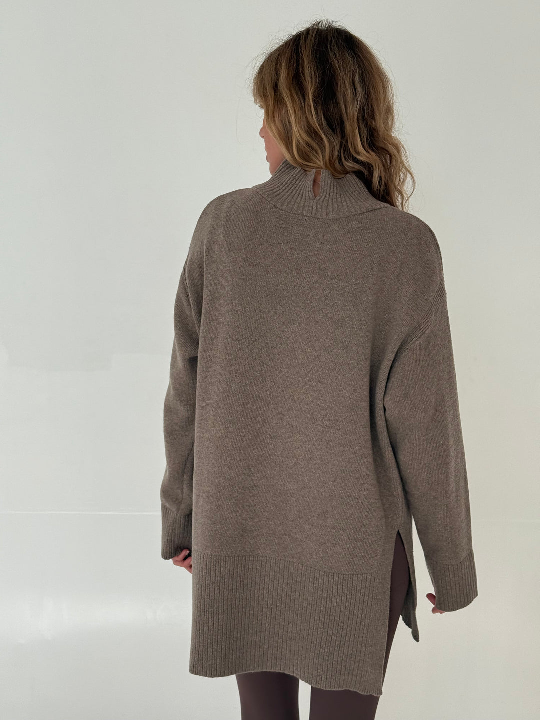 Oversize adīts vilnas džemperis ar augstu apkakli #01