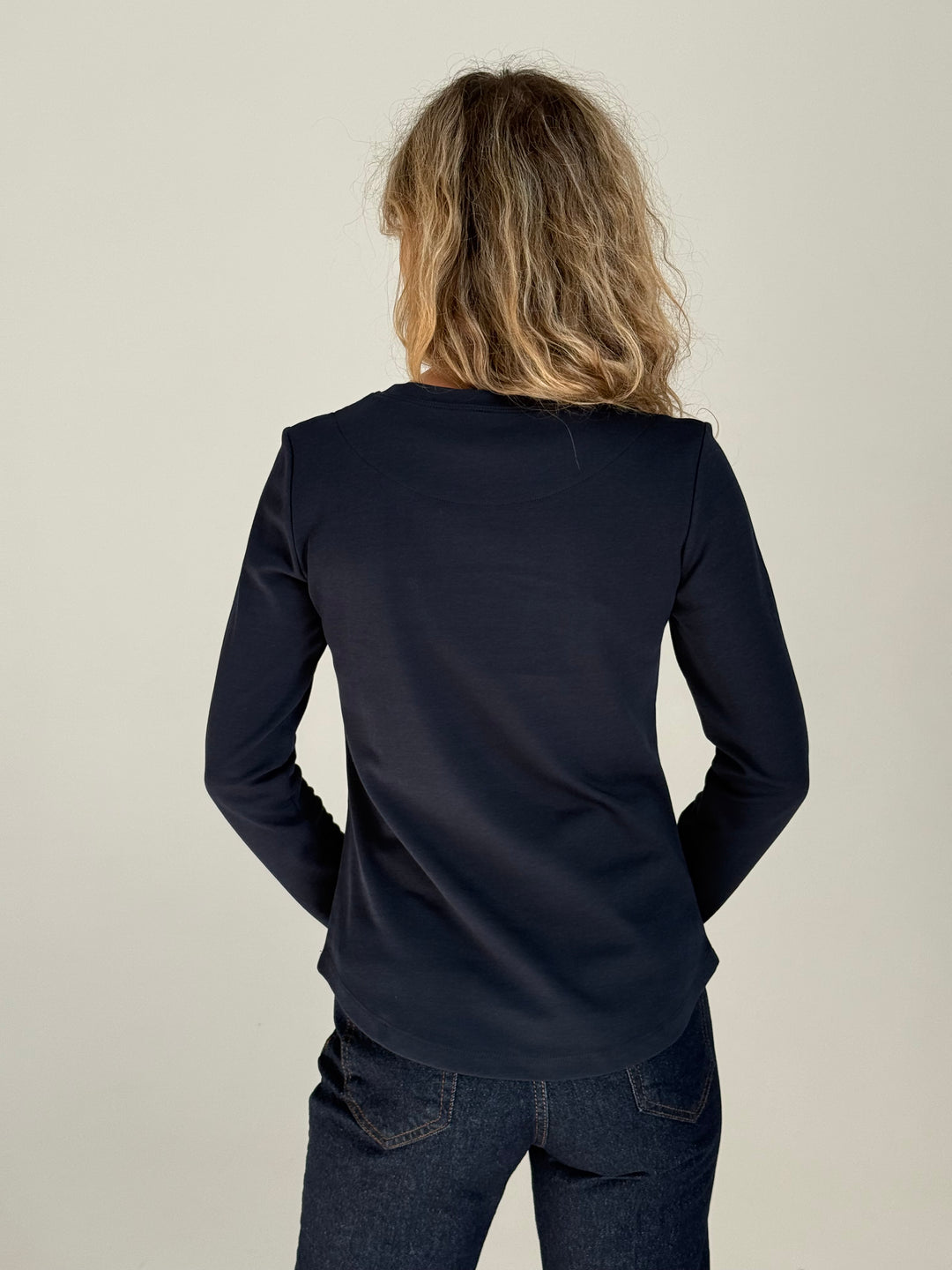 Slim fit premium kokvilnas tops ar garām piedurknēm