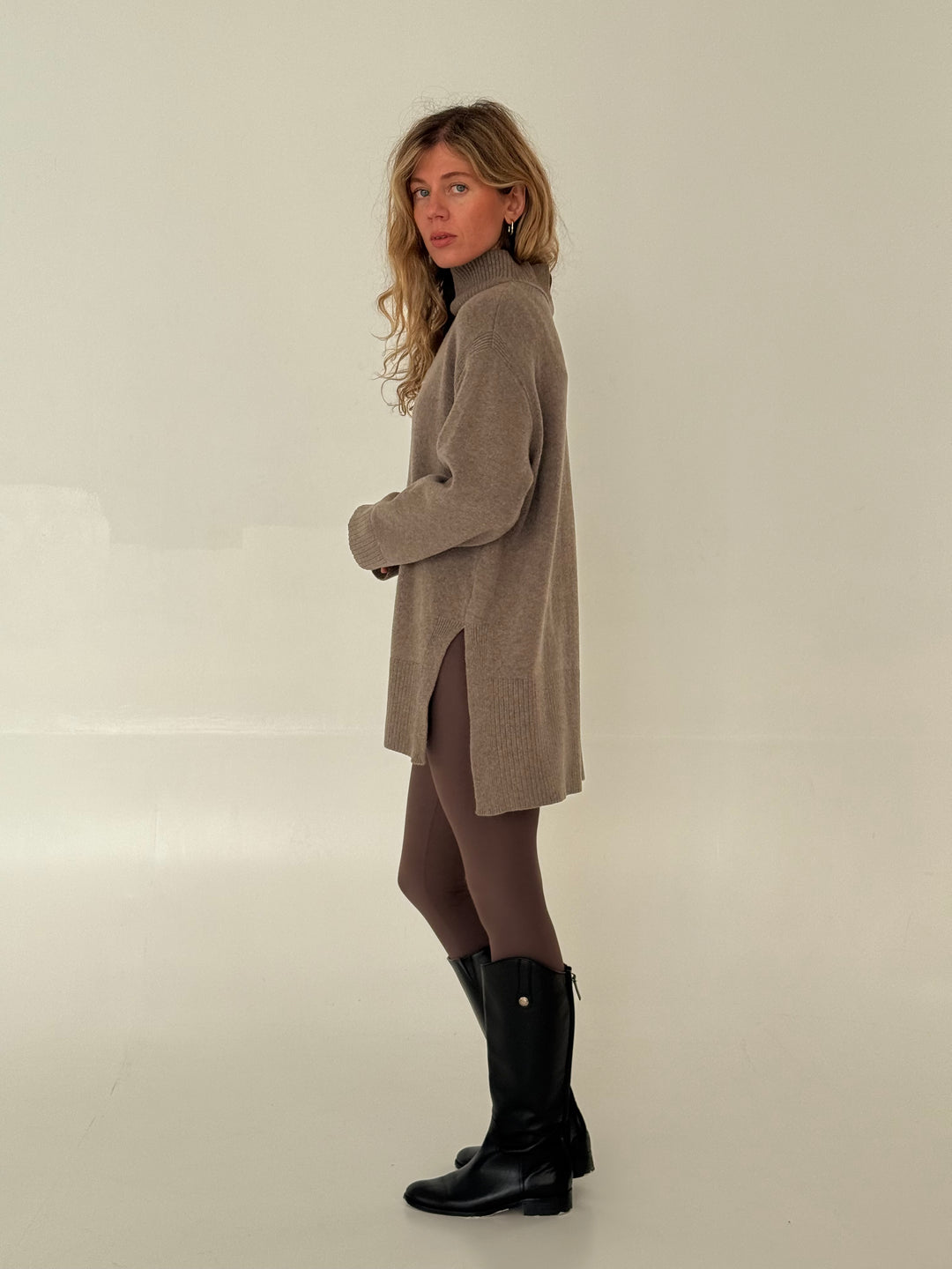 Oversize adīts vilnas džemperis ar augstu apkakli #01