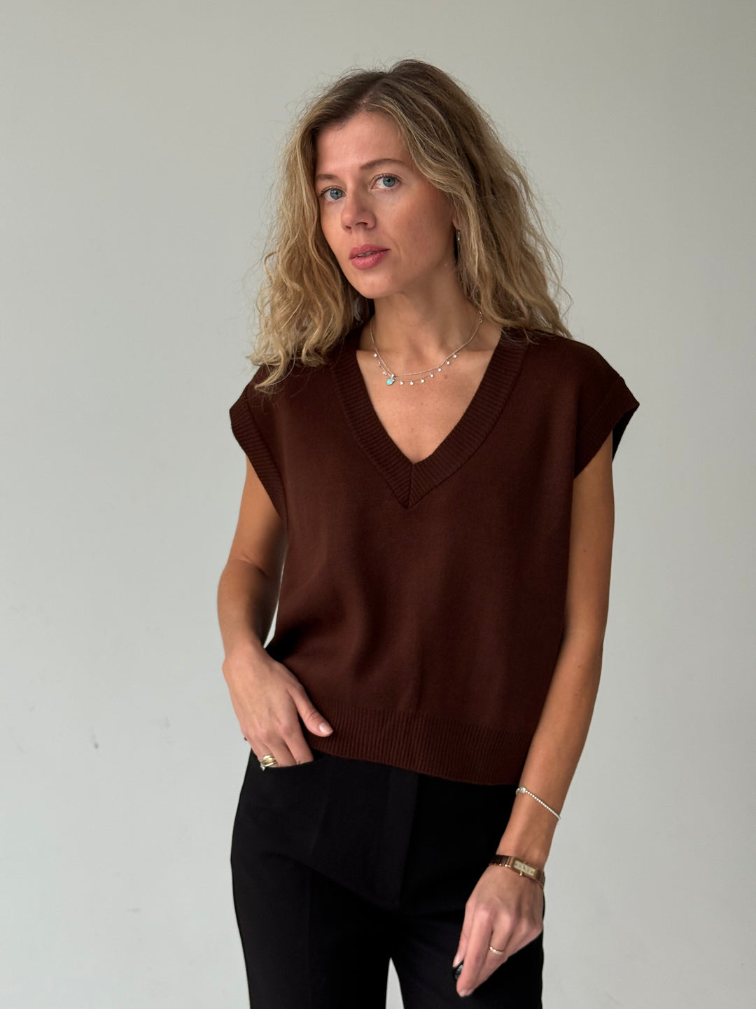 Adīta trikotāžas veste #01