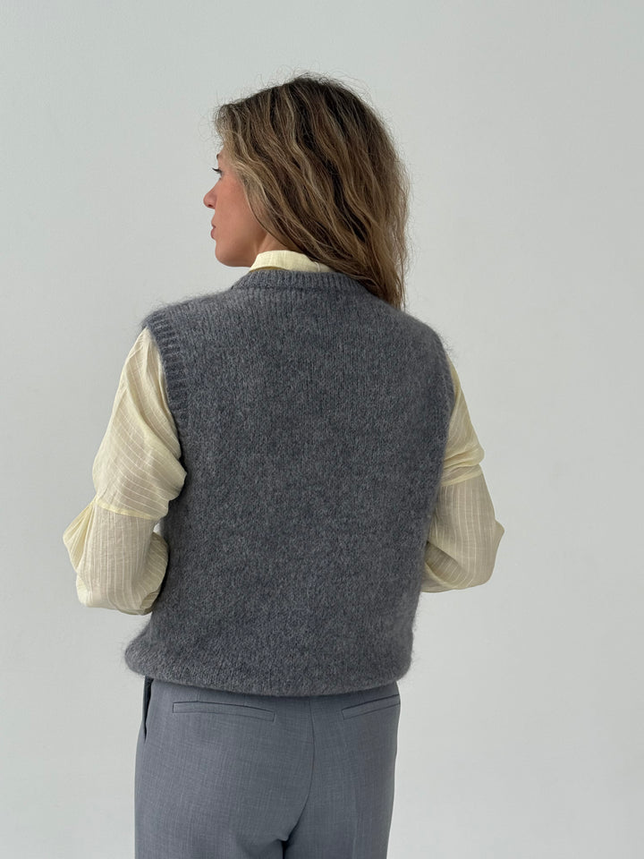 Adīta mohēras veste