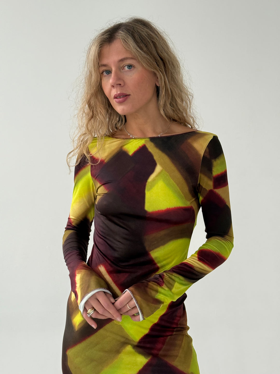 Gara kleita ar rakstu