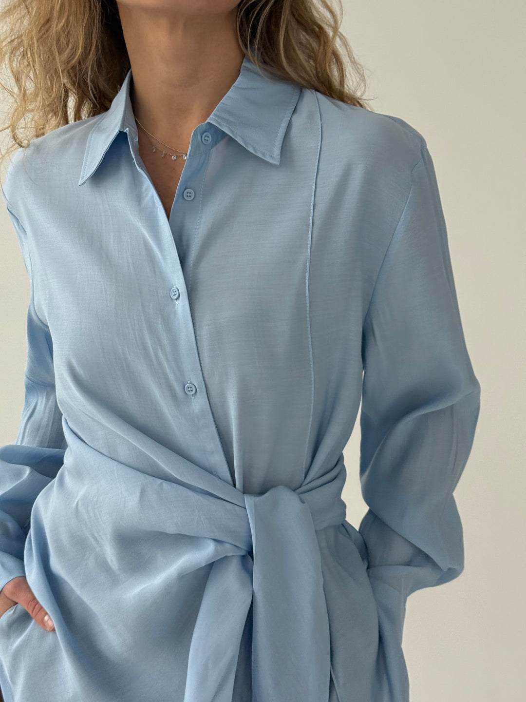 Viskozes blūze ar sasienamu elementu