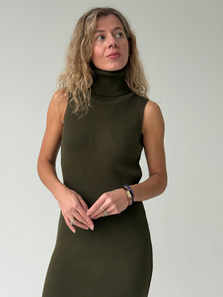 Trikotāžas kleitas un jakas komplekts