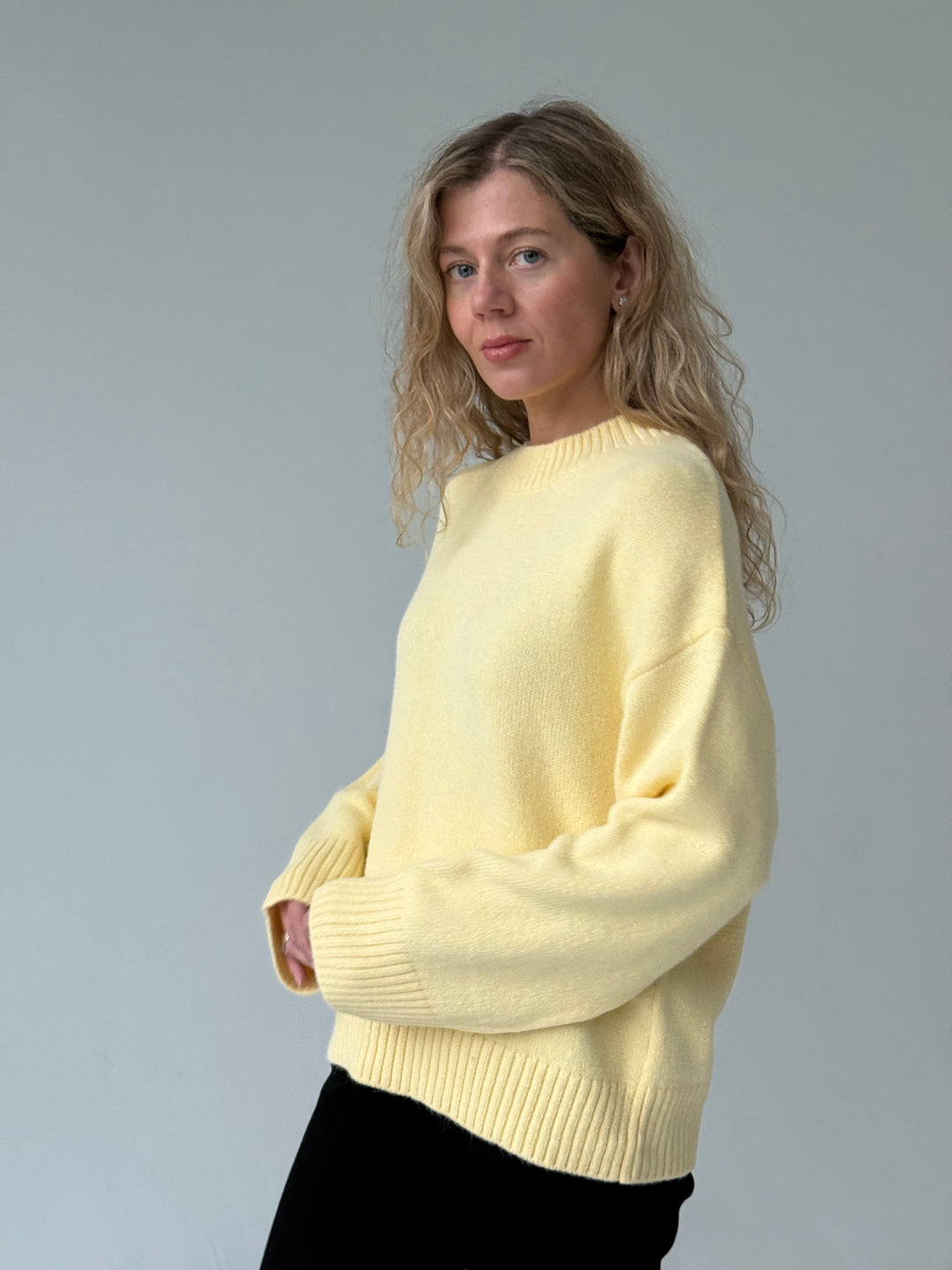 Adīts džemperis ar apaļu kakla izgriezumu #02