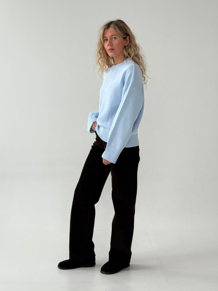 Adīts džemperis ar apaļu kakla izgriezumu #02