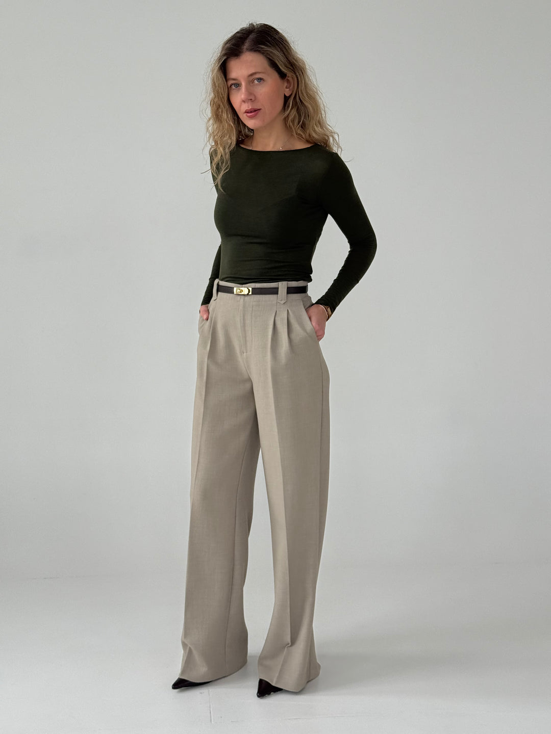 Slim fit viskozes tops ar garām piedurknēm