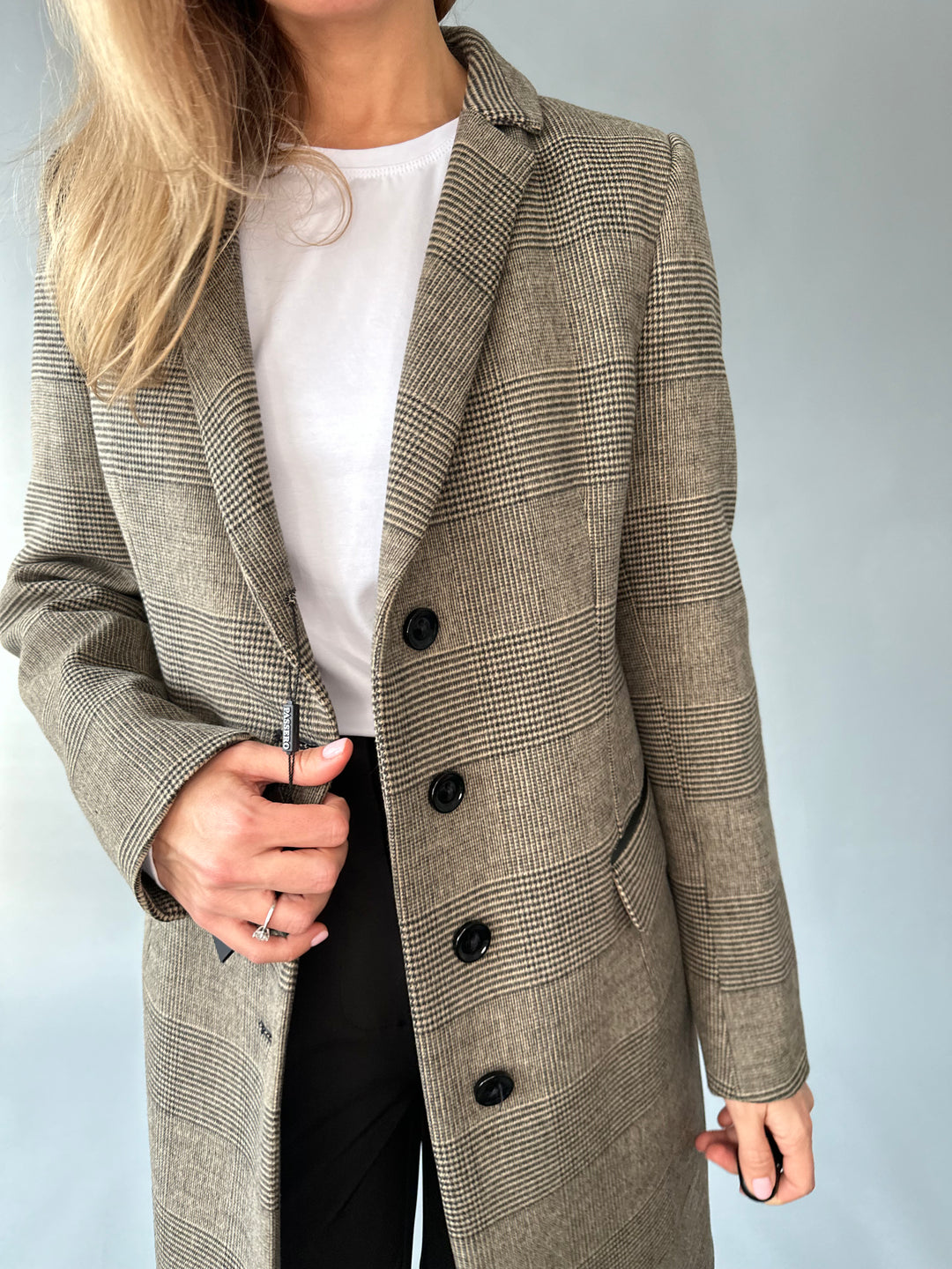 Checked wool coat with insulation