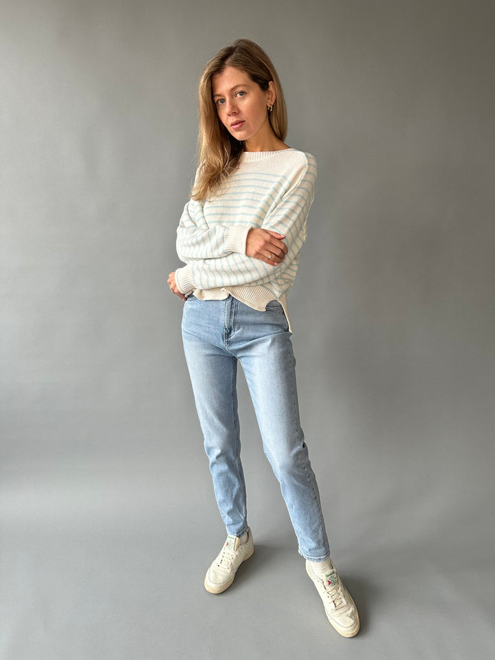 Slim mom fit jeans in soft fabric