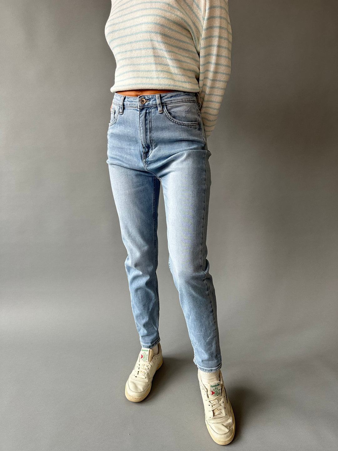 Slim mom fit jeans in soft fabric