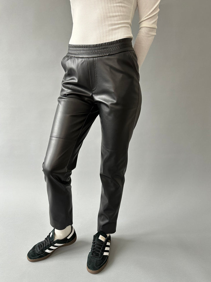  Casual faux leather pants