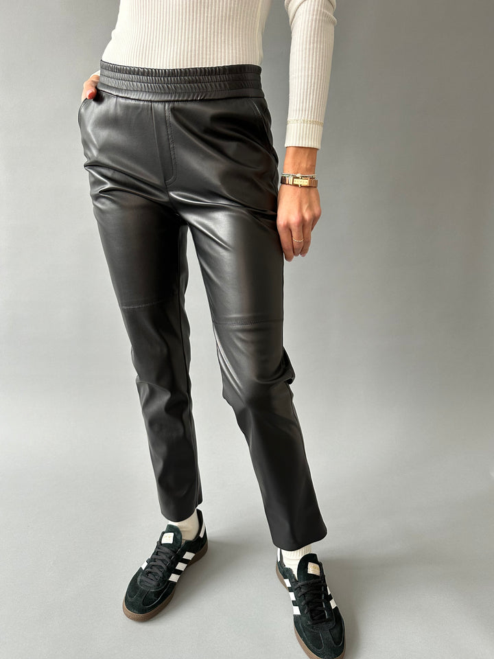  Casual faux leather pants