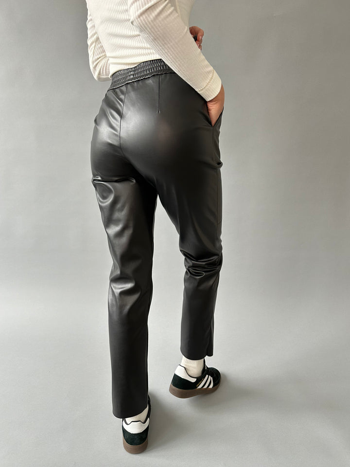  Casual faux leather pants