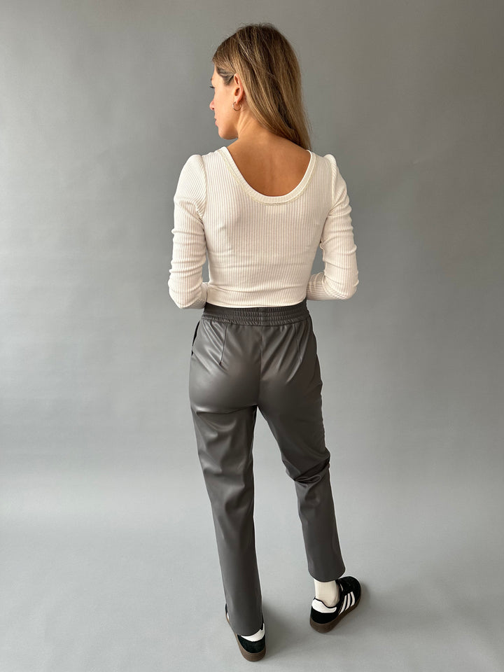  Casual faux leather pants