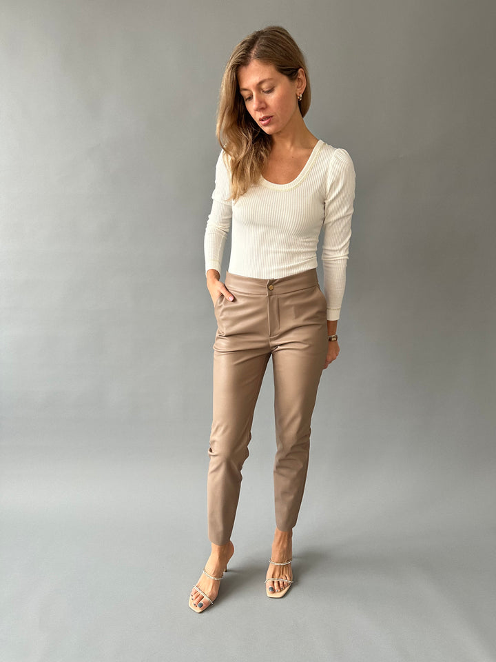  Classic faux leather pants