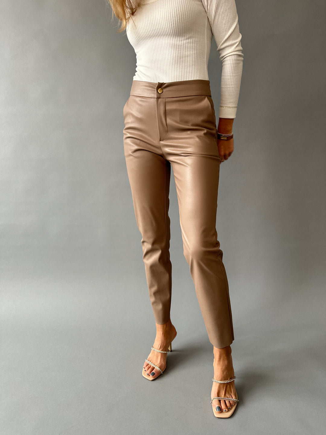  Classic faux leather pants