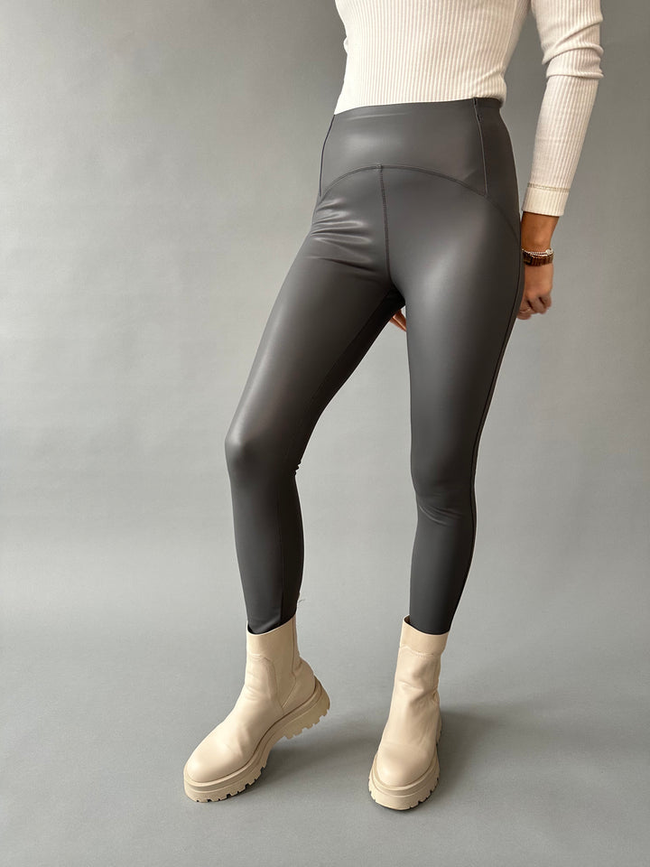 FAUX LEATHER LEGGINGS WITH INSULATION