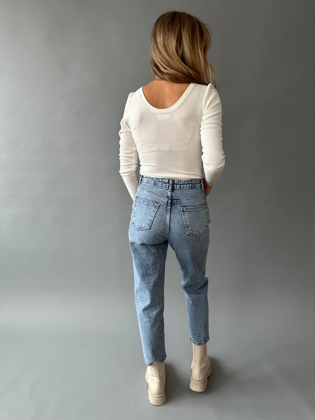 Cropped mom fit jeans