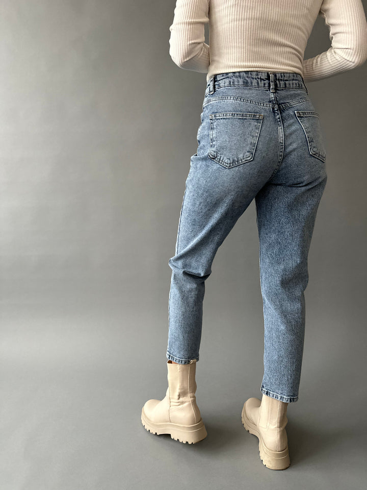 Cropped mom fit jeans