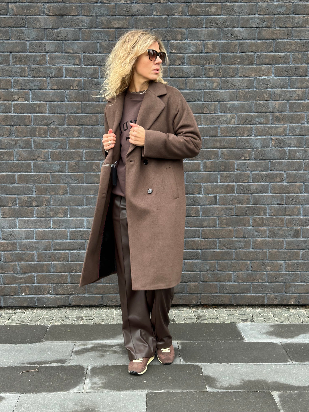 Wool coat with raglan sleeves