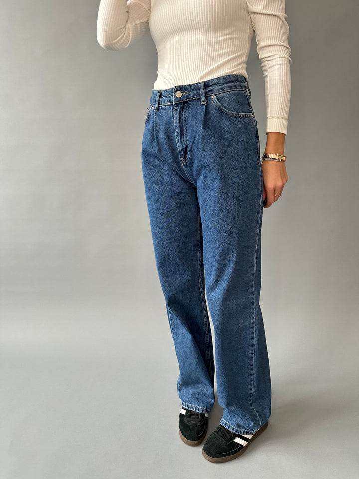 Wide leg wide denim pants with pleats