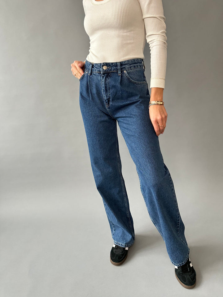 Wide leg wide denim pants with pleats