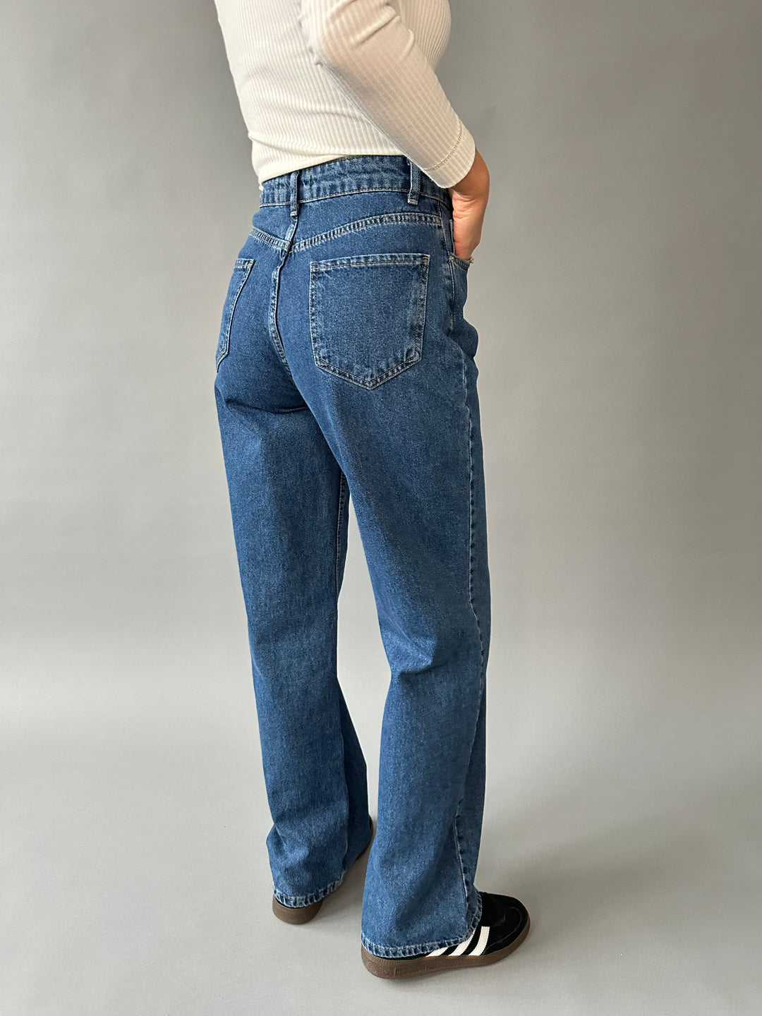 Wide leg wide denim pants with pleats