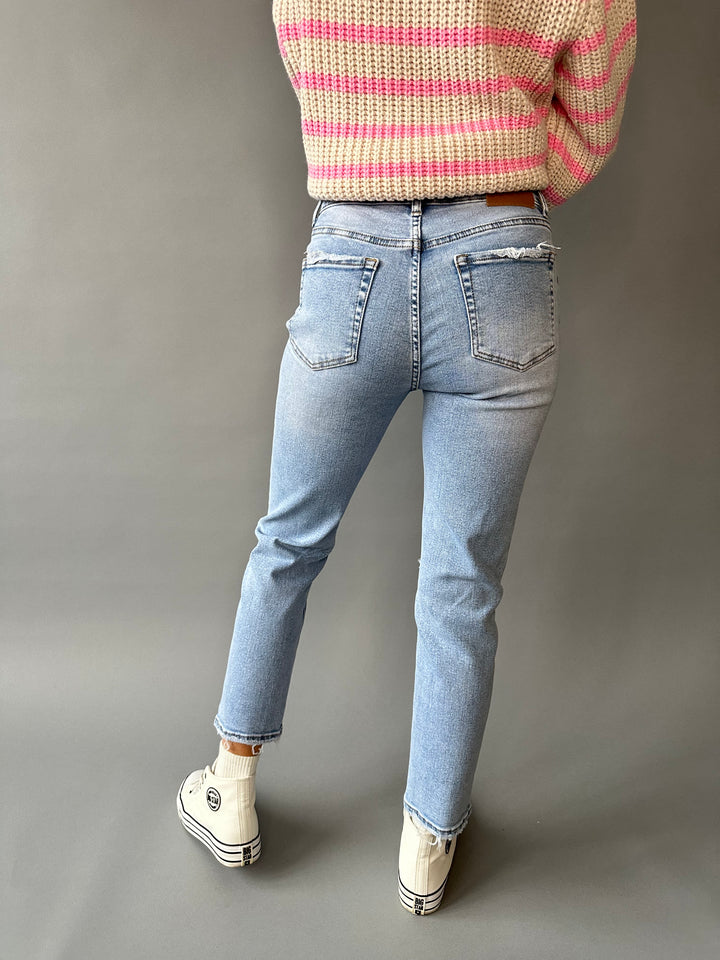 Slim mom fit ripped jeans